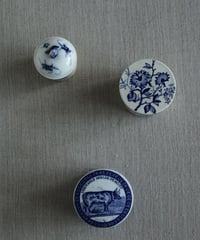 青い絵のポットいろいろ *うしと小花柄は販売済となりました