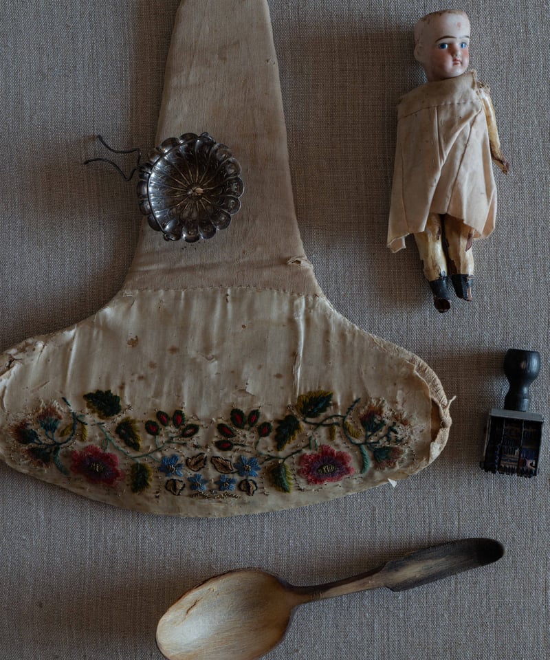  美術館  コレクション フランス アンティーク ヴィンテージ 希少 フランスの不思議なアンティークコレクション 心くすぐる骨董品が並ぶ