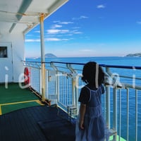 海上　女の子