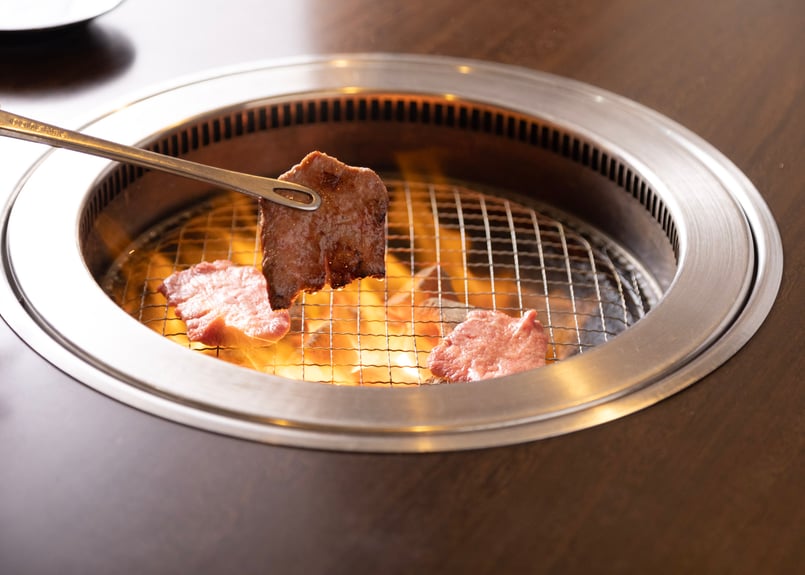 奇跡の和牛！黒毛和種×赤毛和種ランプステーキ⑧200g自家製ソース付き