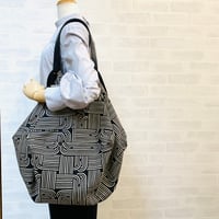 幾何学柄コットンバッグ｜旅行にも使える 大容量アートバッグ