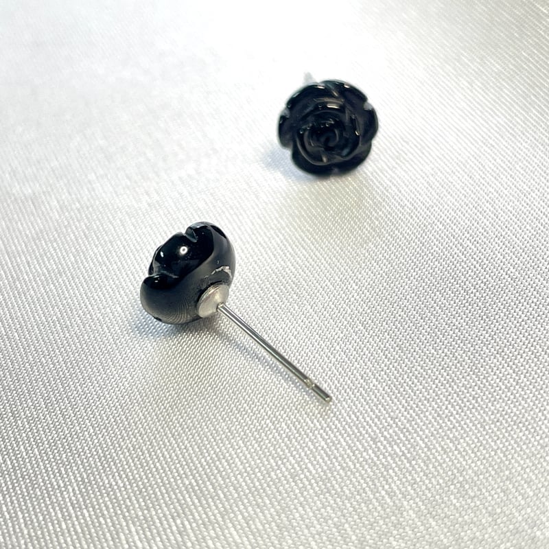 アレルギー対応】オニキスの薔薇ピアス｜サージカルステンレス｜天然石