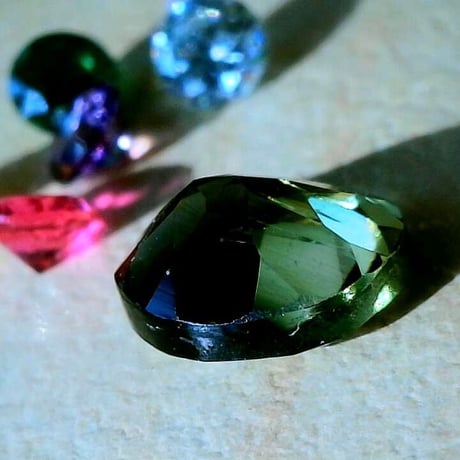 バイカラー グリーントルマリン 天然石ルース 0.33ct