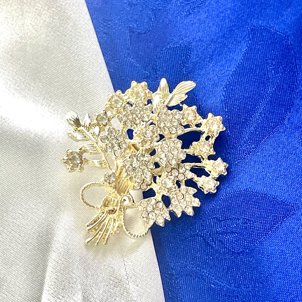 ゴールド花束ブローチ ラインストーン 上品 セレモニーアクセサリー