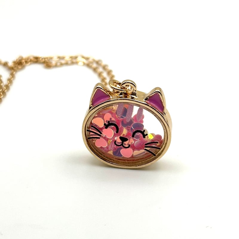 お子様へおすすめ】桜色の猫 ネックレス｜ハートのスパンコール入り