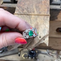 【お客様オーダー品】エメラルド デザインリング