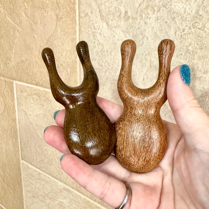 香るサンダルウッドのフェイスグアシャ｜ツボ押し＆ノーズケアに