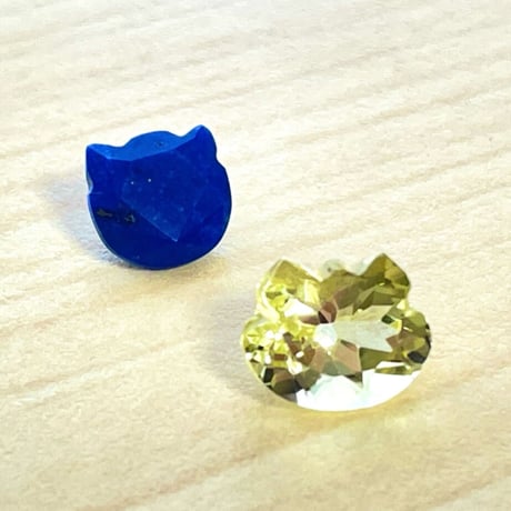 【有名研磨師NOBU氏作】猫ちゃんカット ラピスラズリ 天然石ルース /7.5mm×8.0mm