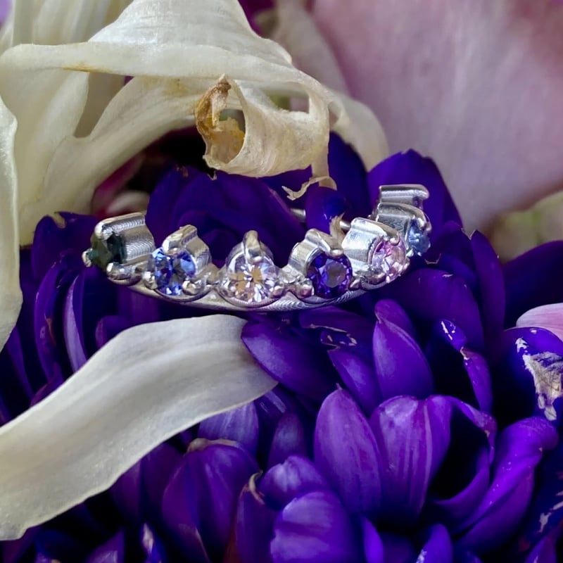 サファイア/王冠ハーフエタニティリング | ジュエリー春日