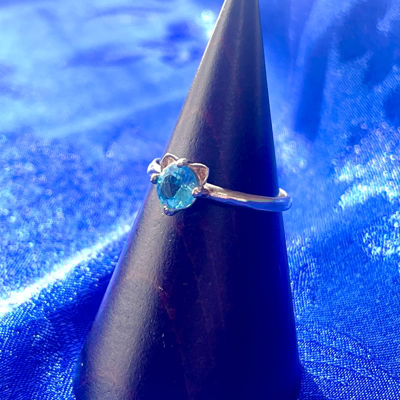 ねこ守りシリーズ】猫ちゃんリング/ブルートパーズ | ジュエリー春日