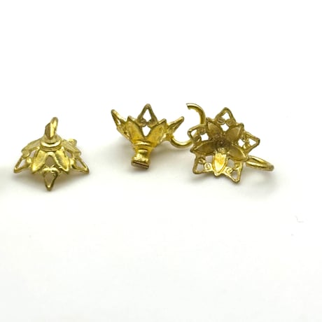 【真鍮製】花の石座ペンダントトップ空枠(5つセット）