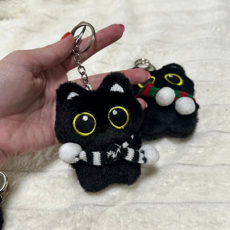 ふわもこ黒猫ぬいぐるみキーホルダー｜選べる各種シリーズ