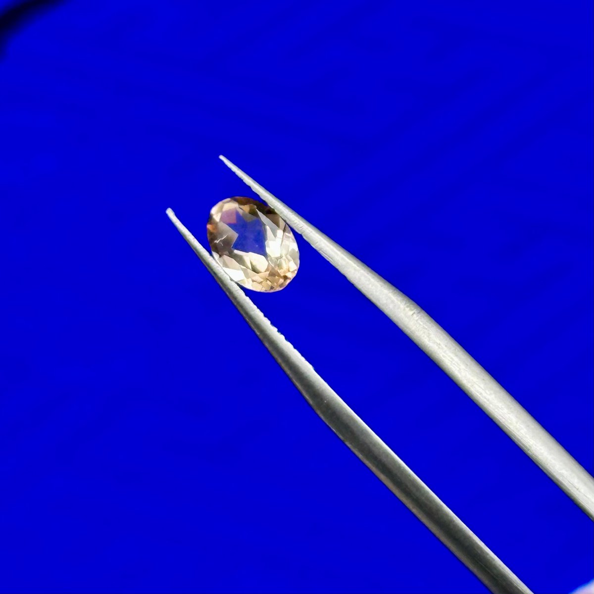 11月誕生石 シャンパントパーズ ルース 0.82ct｜天然シャンパンカラー