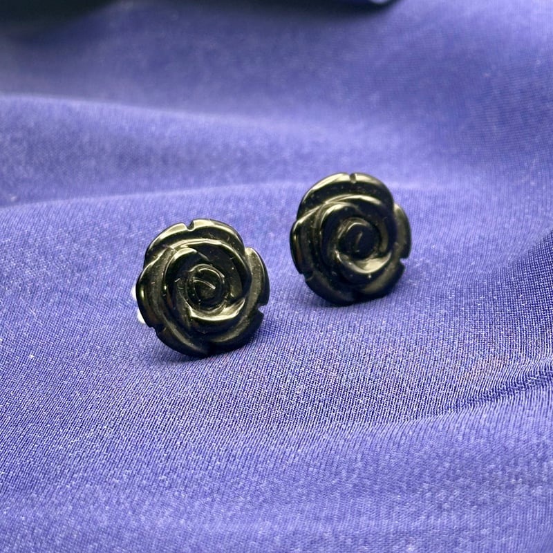 黒薔薇ピアス｜天然石オニキス薔薇ピアス | ジュエリー春日