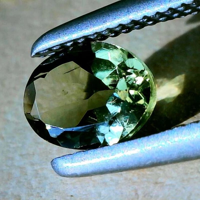 バイカラー グリーントルマリン 天然石ルース 0.33ct | ジュエリー春日
