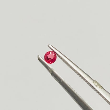 レッドスピネル 0.06ct