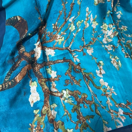 名画ショール｜ゴッホ《アーモンドの花》で彩るアートスカーフ