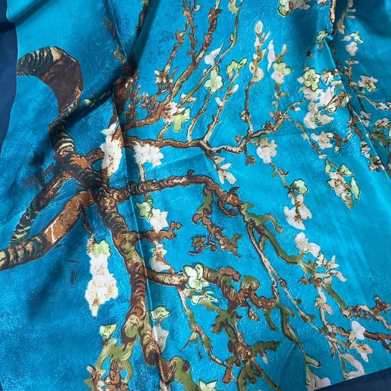 名画ショール｜ゴッホ《アーモンドの花》で彩るアートスカーフ
