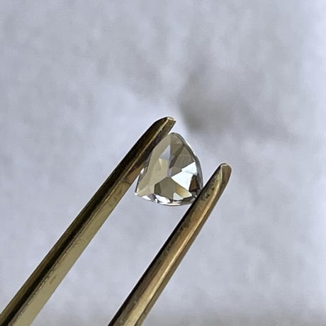 ゾイサイト 0.42ct /トリリアンカット