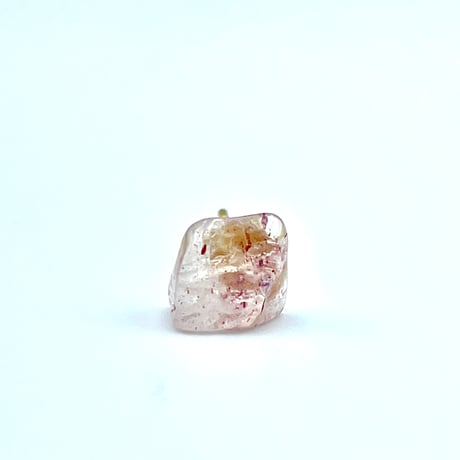 ストロベリークオーツの原石ピアス
