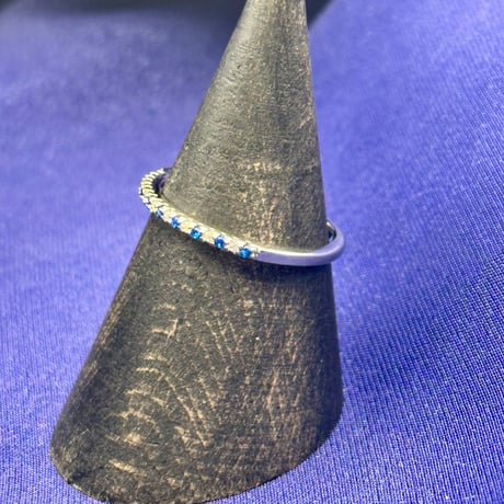 ブルーサファイア ハーフエタニティリング｜青の輝きが彩るシルバー925