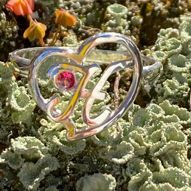 ハートモチーフイニシャルリング 即発送可 20240107-017 【公式通販】