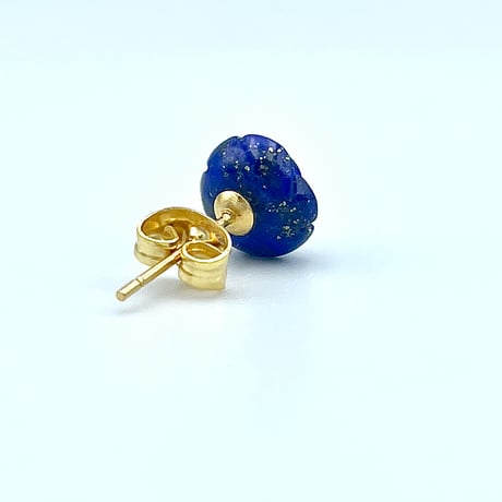 【アレルギー対応】天然石薔薇ラピスラズリのスタッドピアス