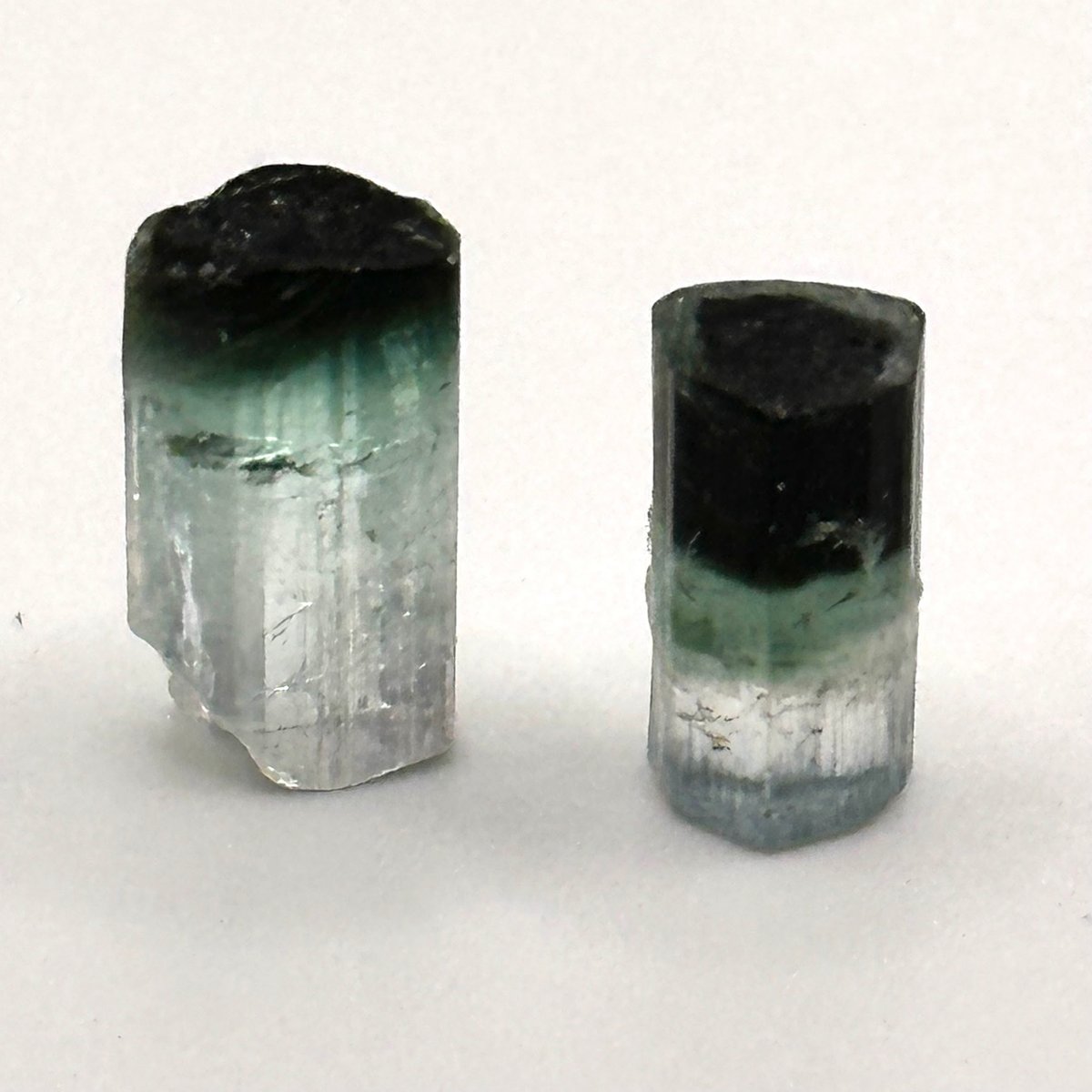 高品質透明感グリーントルマリン原石片耳ピアス1点物