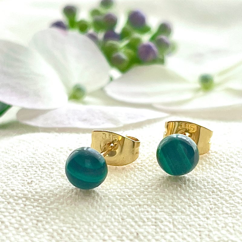 アレルギー対応】マラカイト（最上級AAAランク） スタッドピアス