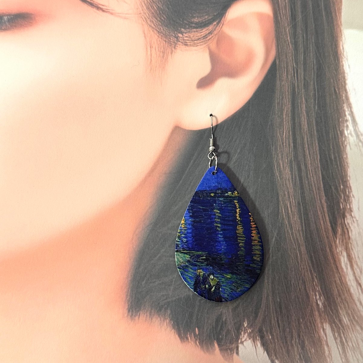 羊毛フェルトイヤリング•ゴッホ ローヌ川の星月夜イヤリング ゴッホ《ローヌ川の星月夜》大ぶり名画アートピアス｜両面同柄
