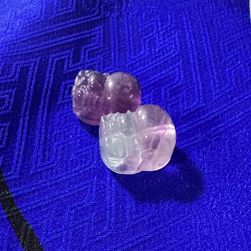 天然石フローライト貔貅ビーズ（パープル系・ペア）｜金運・お守りに
