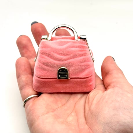 ハンドバッグ型ジュエリーボックス｜リングやピアスの収納におすすめ