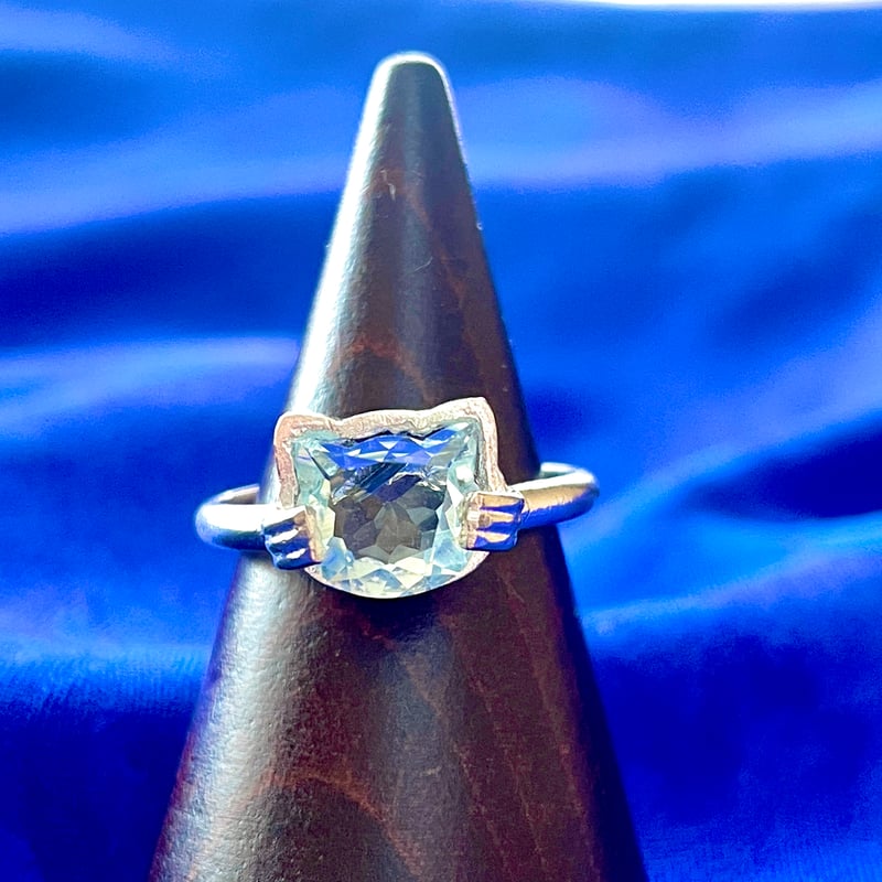 ねこ守りシリーズ】猫の匠枠リング/猫カット ブルートパーズ