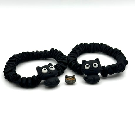 黒猫ヘアゴム2個セット｜ぷっくりフェイスの可愛いペアアクセ