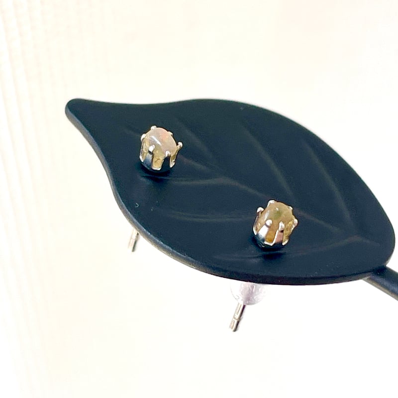 けこりすです！！ピアス 10k製★極美品★  バーニーズニューヨーク購入 K10オパールピアス｜ピアス｜ノジェス 公式オンラインストア