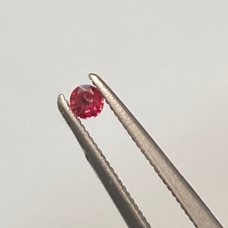 レッドスピネル 0.03ct
