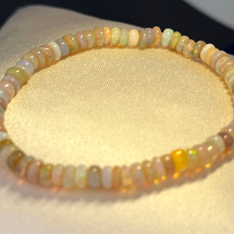 遊色抜群】プレシャスオパール20粒ブレスレット