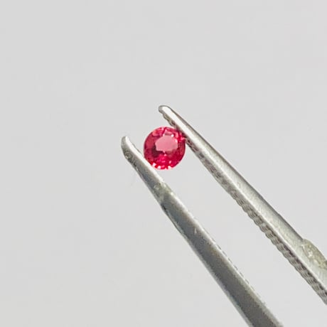 レッドスピネル 0.06ct