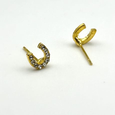 馬蹄（ホースシュー）ピアス｜日々のきらめき