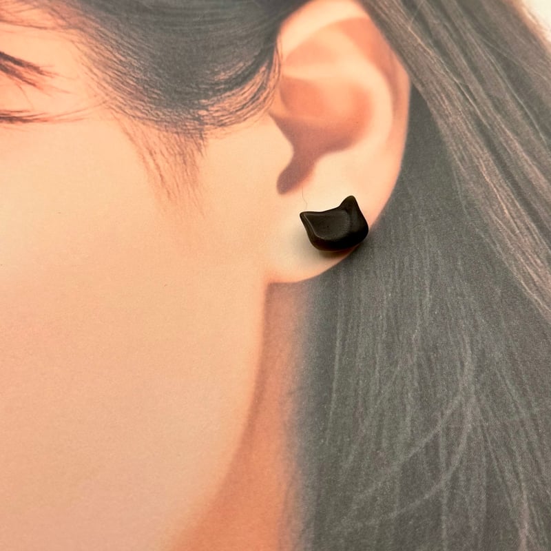 【2720】じゃれ猫 アクセサリー ピアス 厄除け 魔よけ 黒猫 天然石 2720】じゃれ猫 アクセサリー ピアス 厄除け 魔よけ 黒猫 天然石 2720