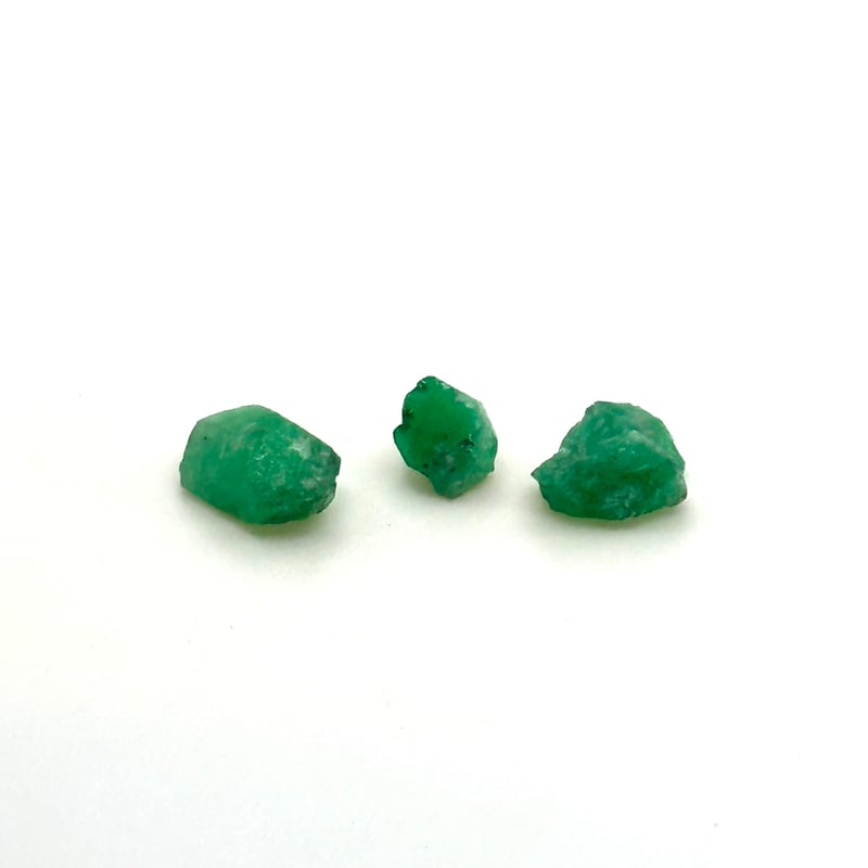 5月誕生石】エメラルド原石詰合せ｜3石 4.20ct | ジュエリー春日