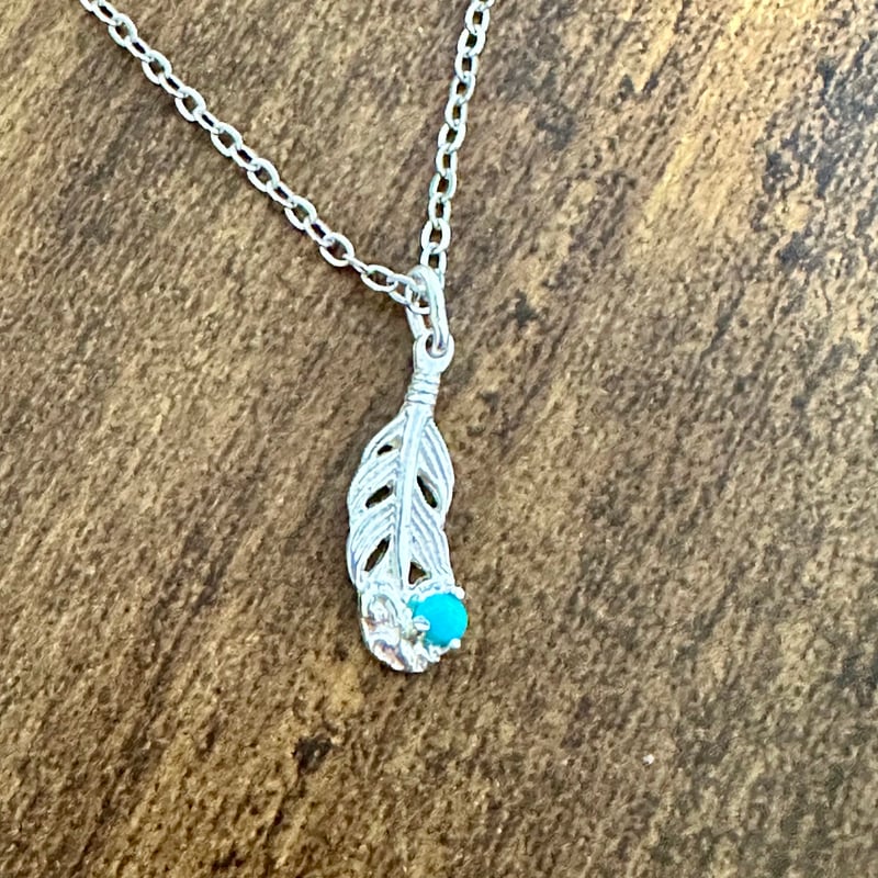 12月誕生石】ターコイズ ミニ フェザーネックレス | ジュエリー春日
