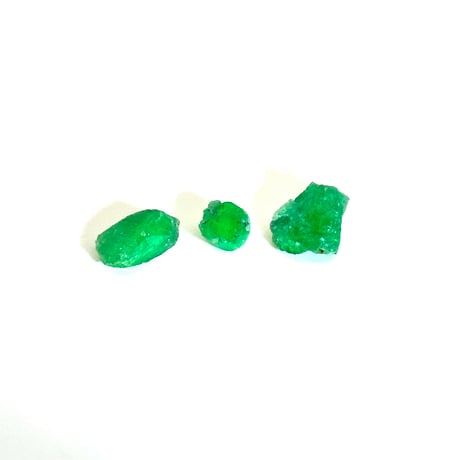 【5月誕生石】エメラルド原石詰合せ｜3石 4.20ct