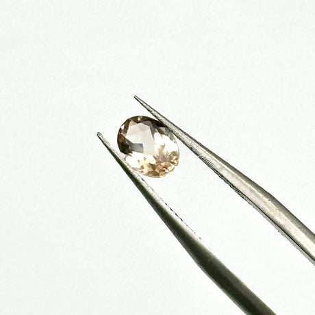 11月誕生石 シャンパントパーズ ルース 0.82ct｜天然シャンパンカラーの輝き