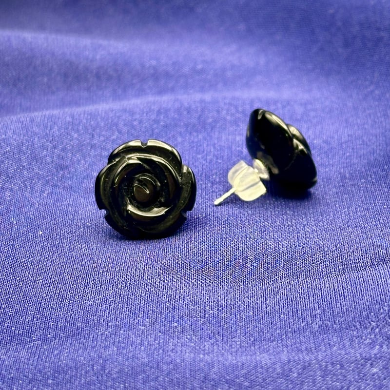黒薔薇ピアス｜天然石オニキス薔薇ピアス | ジュエリー春日