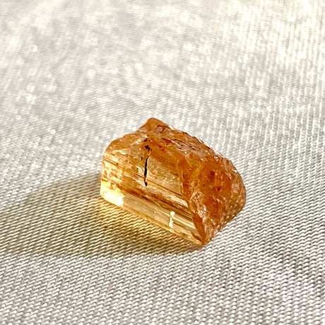 インペリアルトパーズ原石 約3.0ct