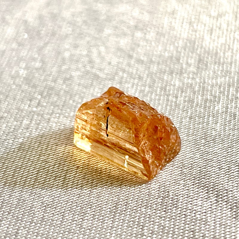 【最高品質】宝石質　インペリアルトパーズ　710ct インペリアルトパーズ(宝石名トパーズ)ブラジル産 1.07ct 識別済