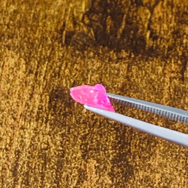 2390g ♥ スピネル 8月誕生石 尖晶石 原石 天然石 手彫り 1点もの 8月誕生石】スピネル 原石未研磨セット | ジュエリー春日