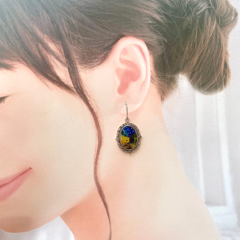 再販】ゴッホ《夜のカフェテラス》揺れるピアス | ジュエリー春日