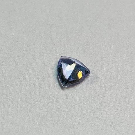 ゾイサイト 0.42ct /トリリアンカット